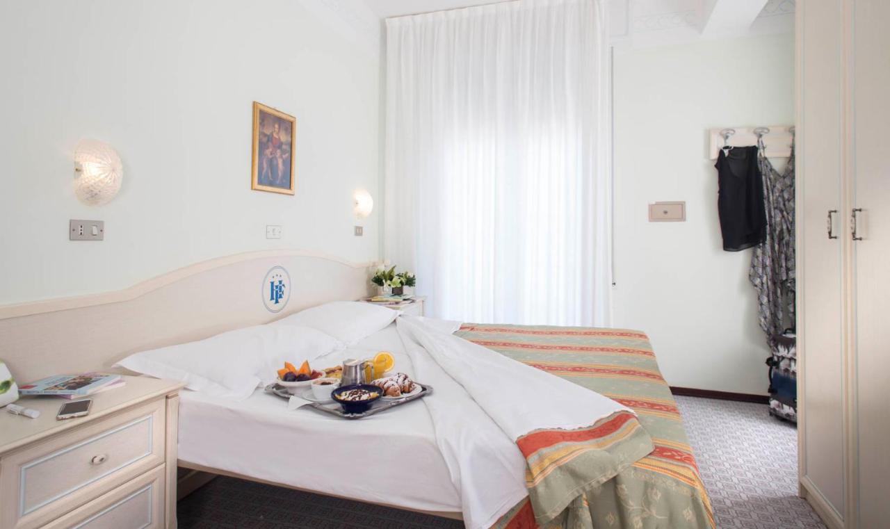 Hotel Franca เบลลาเรีย-อีเจอา มารีนา ภายนอก รูปภาพ