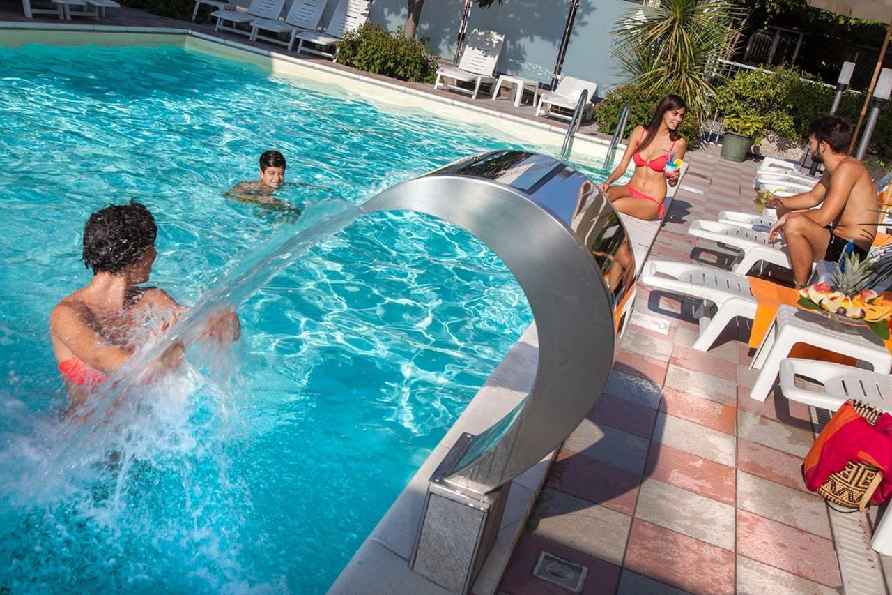 Hotel Franca เบลลาเรีย-อีเจอา มารีนา ภายนอก รูปภาพ