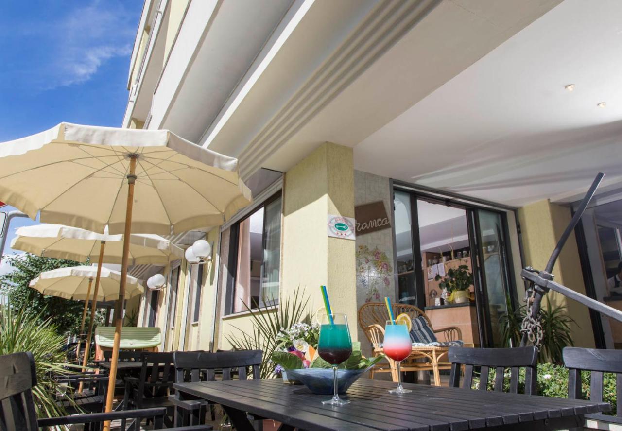 Hotel Franca เบลลาเรีย-อีเจอา มารีนา ภายนอก รูปภาพ